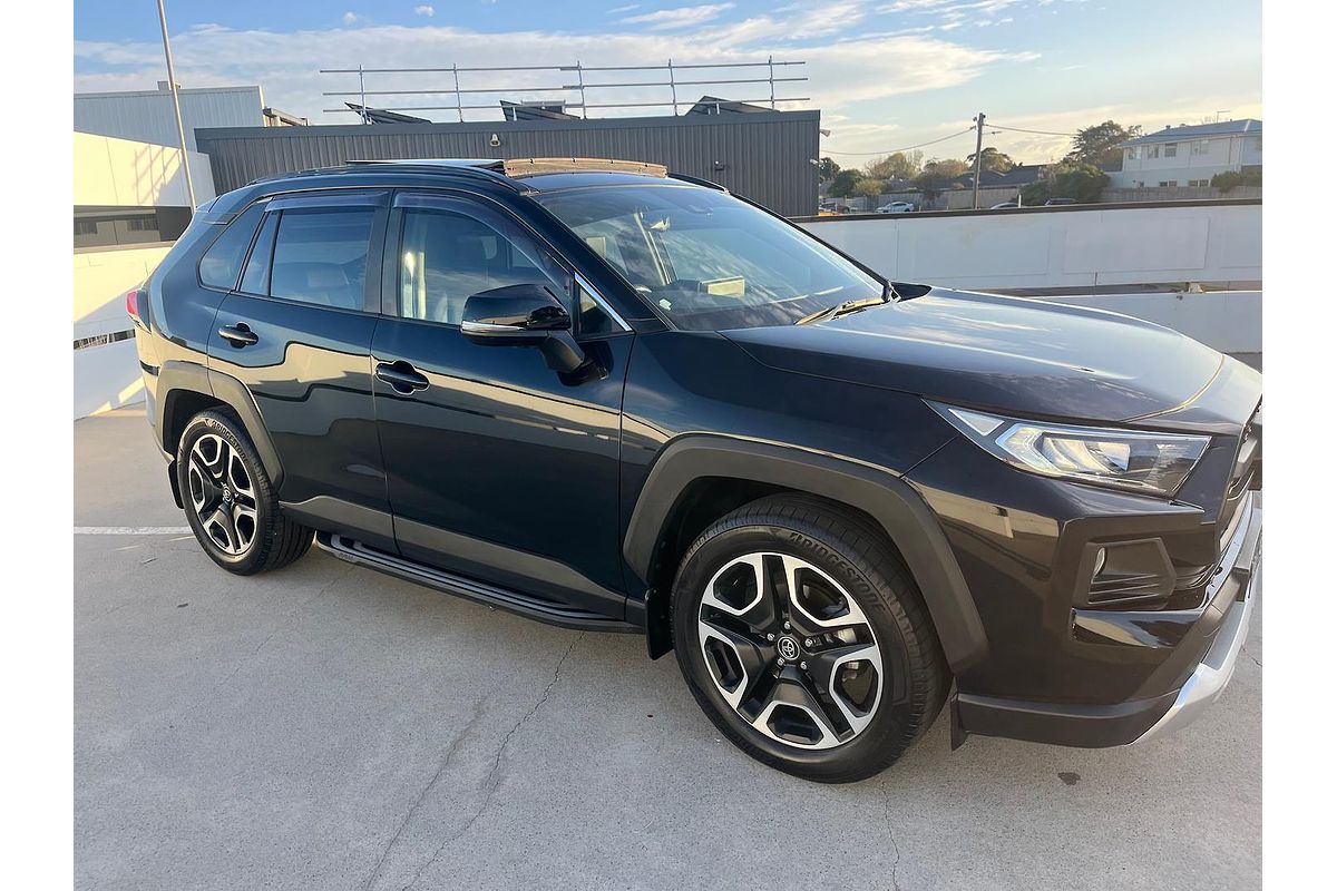 2019 Toyota RAV4 Edge AXAA54R