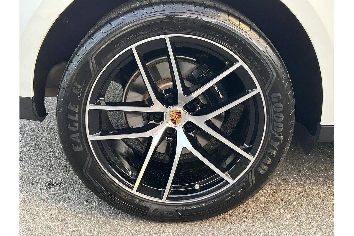 2021 Porsche Macan 95B