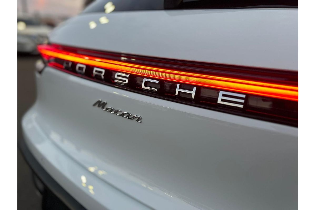 2021 Porsche Macan 95B