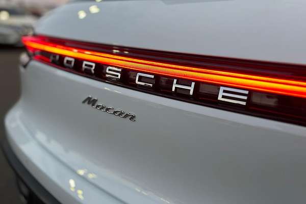 2021 Porsche Macan 95B