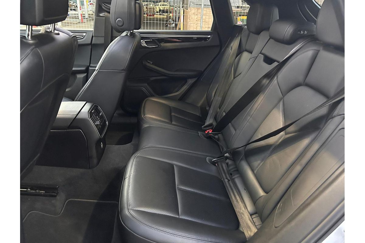 2021 Porsche Macan 95B