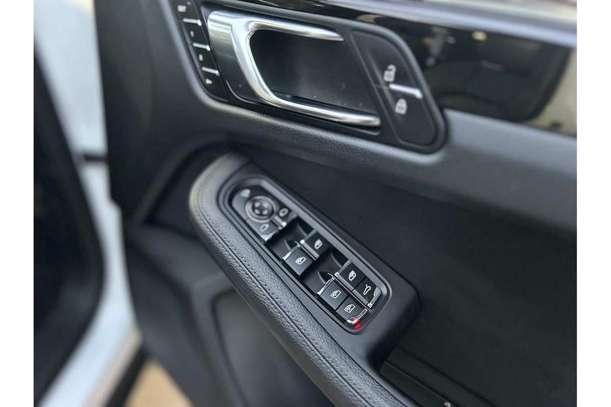 2021 Porsche Macan 95B
