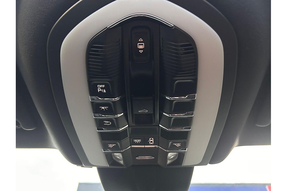 2021 Porsche Macan 95B