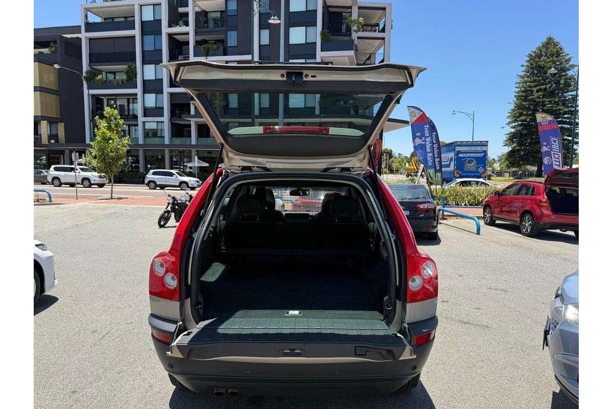2004 Volvo XC90 T6