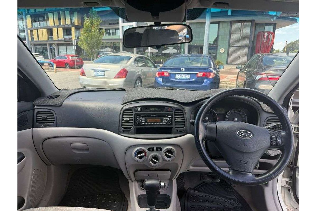 2006 Hyundai Accent  MC
