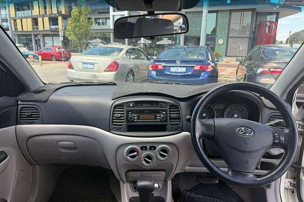 2006 Hyundai Accent  MC