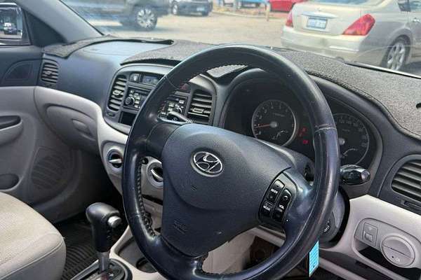 2006 Hyundai Accent  MC
