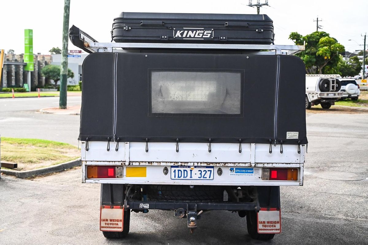 2005 Toyota Hilux SR KUN26R 4X4
