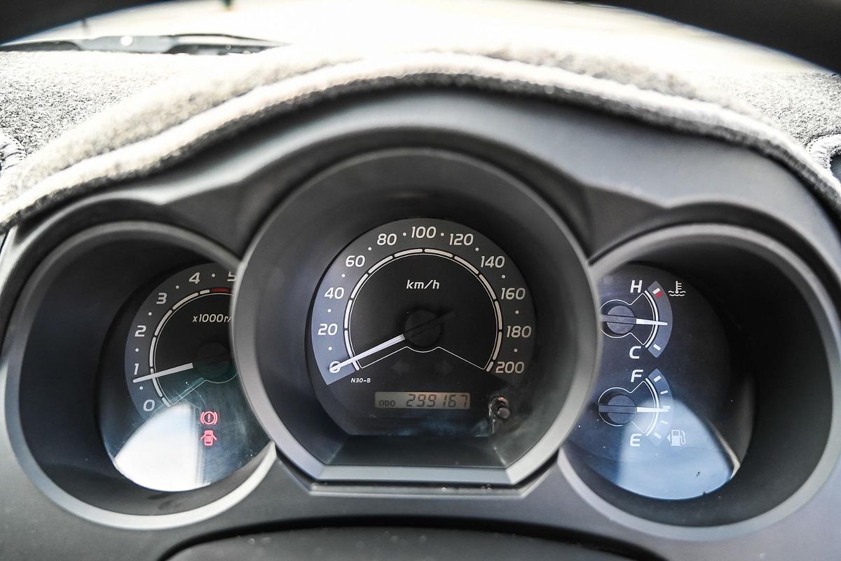2005 Toyota Hilux SR KUN26R 4X4