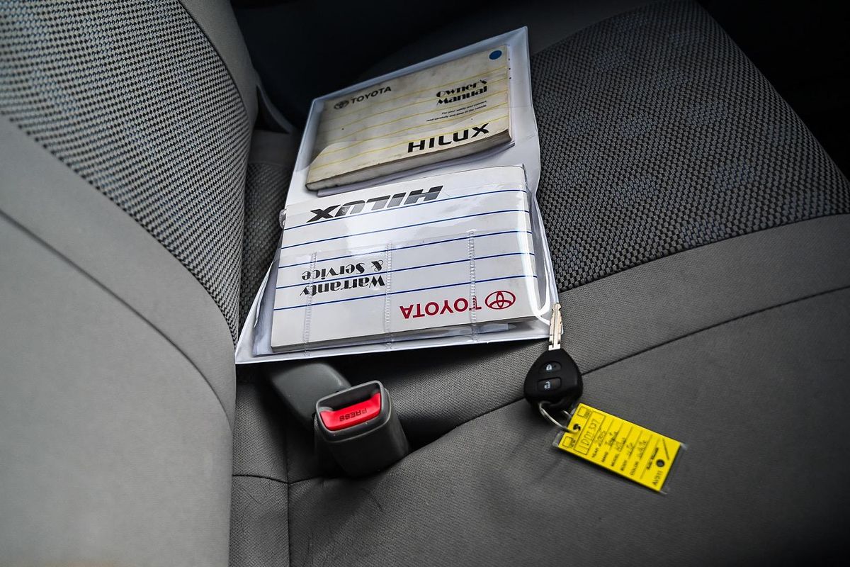 2005 Toyota Hilux SR KUN26R 4X4