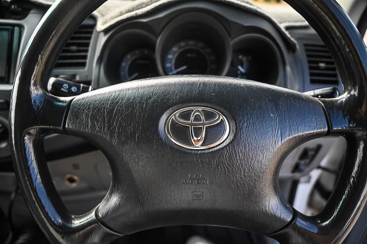 2005 Toyota Hilux SR KUN26R 4X4