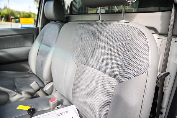 2005 Toyota Hilux SR KUN26R 4X4