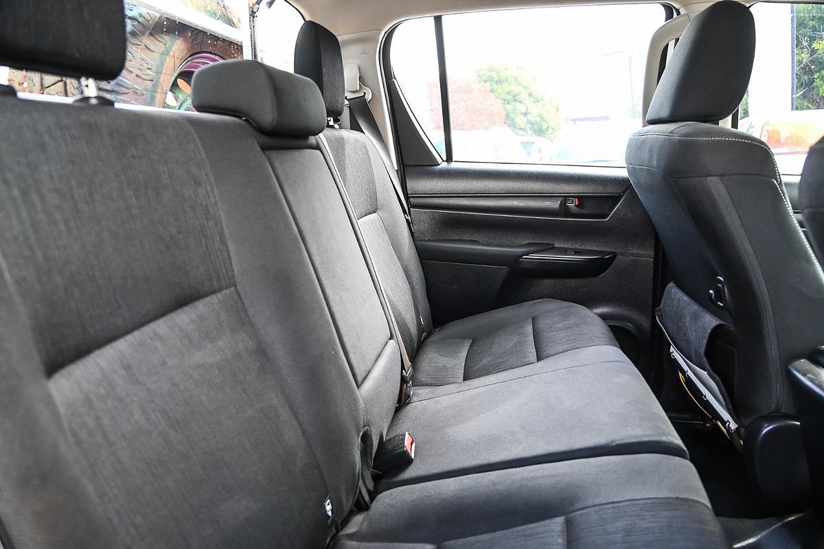 2018 Toyota Hilux SR GUN126R 4X4