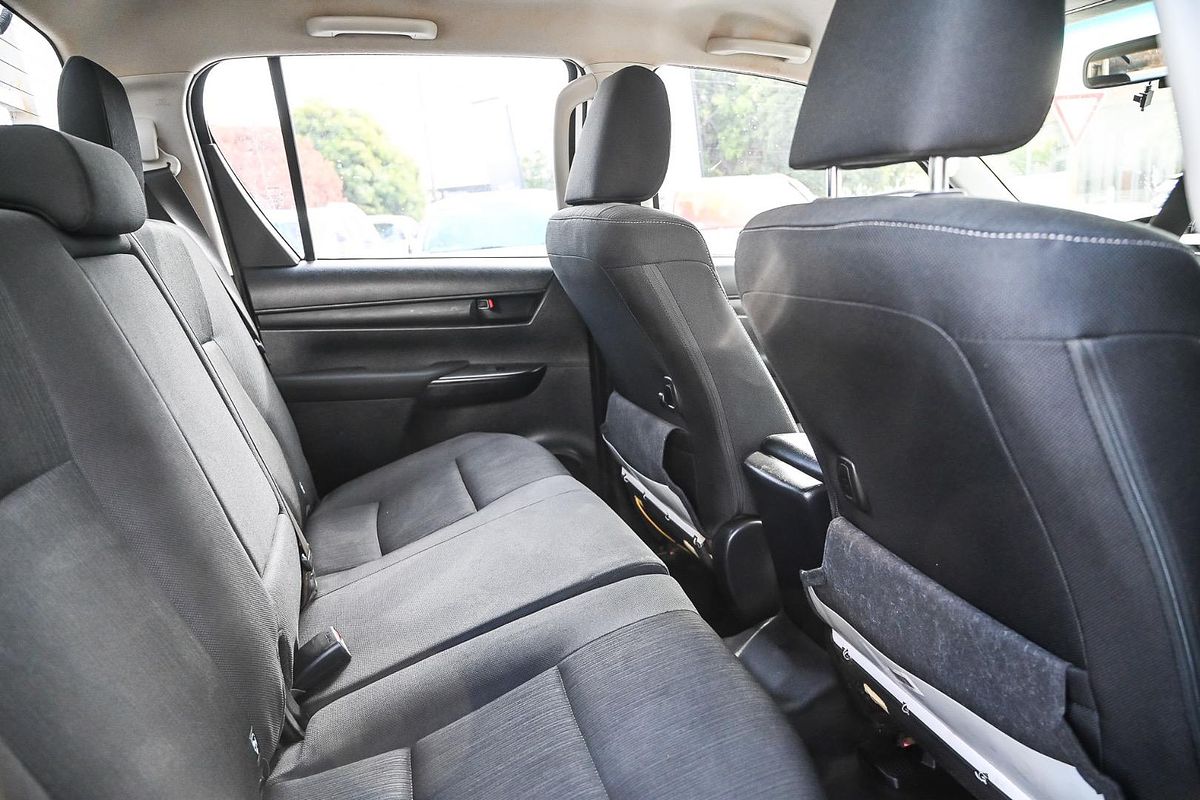 2018 Toyota Hilux SR GUN126R 4X4