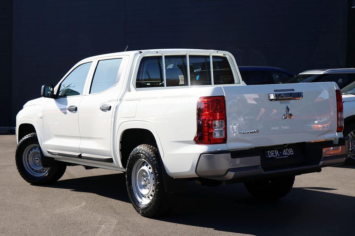 2024 Mitsubishi Triton GLX MV 4X4