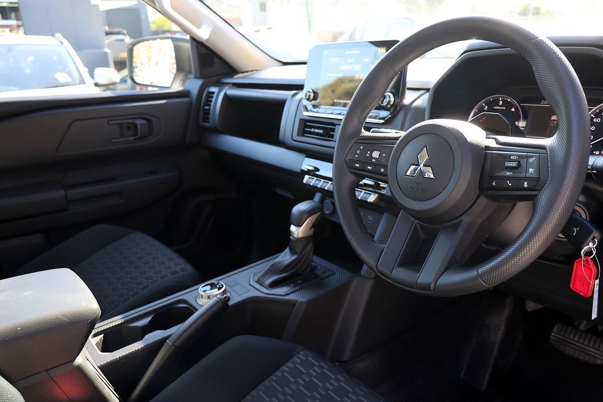 2025 Mitsubishi Triton GLX MV 4X4