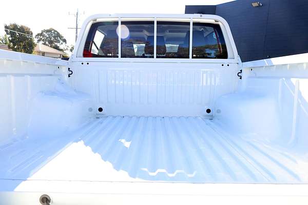 2024 Mitsubishi Triton GLX MV 4X4
