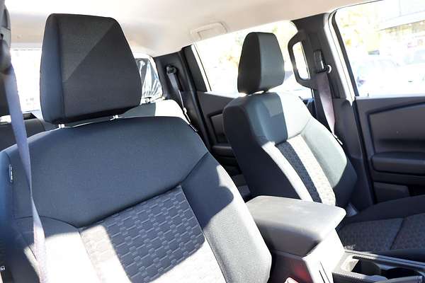 2025 Mitsubishi Triton GLX MV 4X4