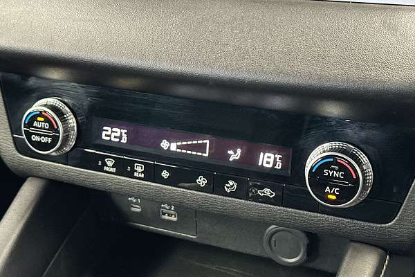 2022 Mitsubishi Outlander ES ZM