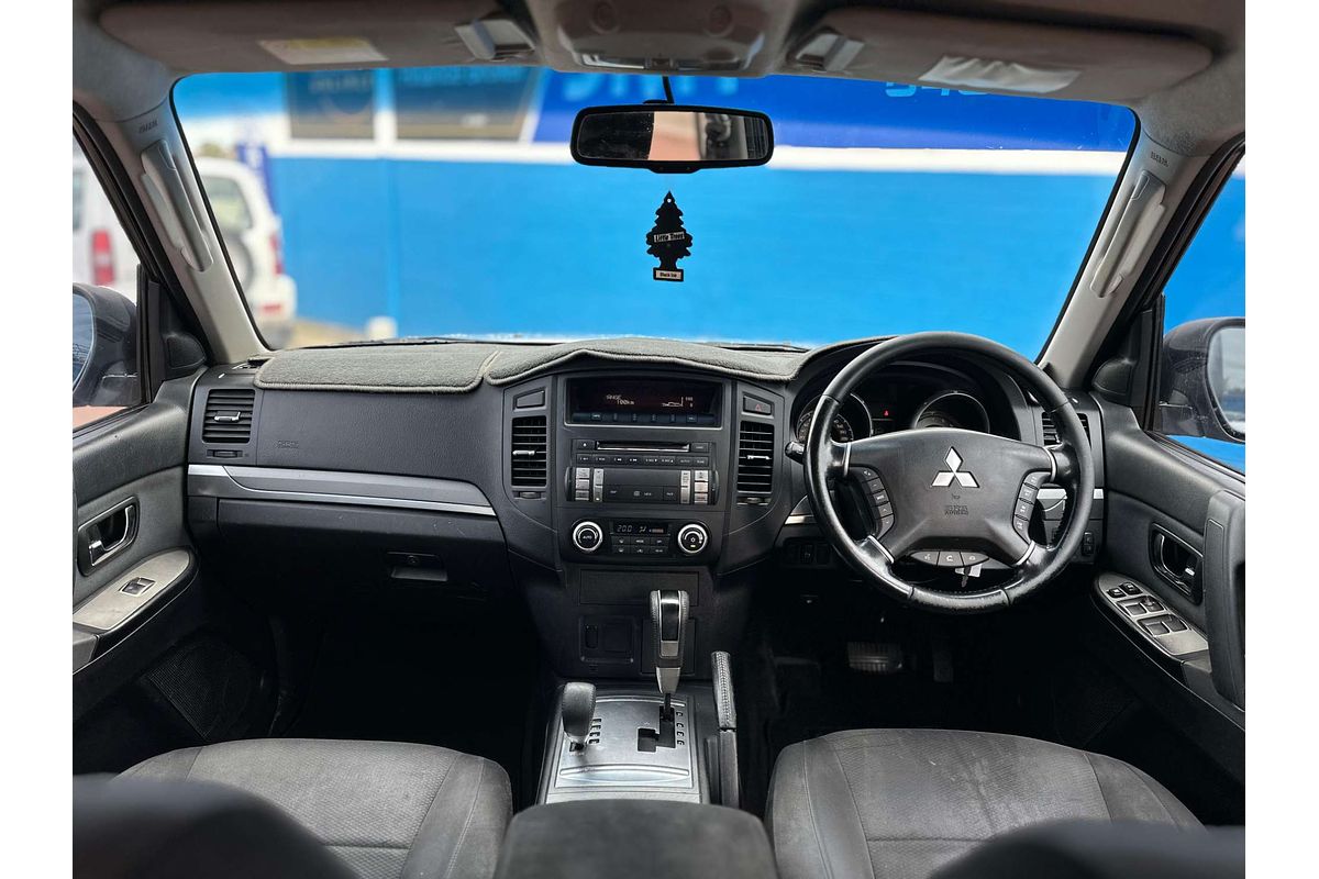 2011 Mitsubishi Pajero GLS NT