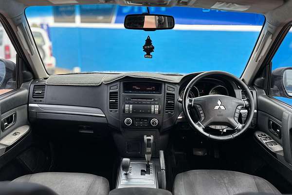 2011 Mitsubishi Pajero GLS NT