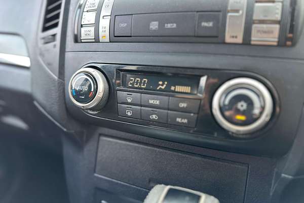 2011 Mitsubishi Pajero GLS NT
