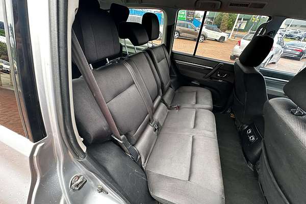 2011 Mitsubishi Pajero GLS NT