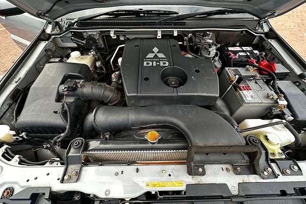 2011 Mitsubishi Pajero GLS NT