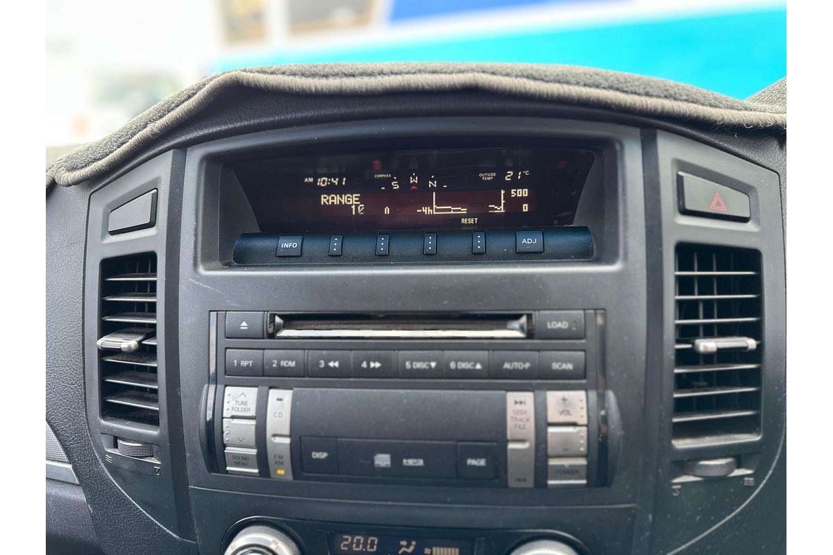 2011 Mitsubishi Pajero GLS NT