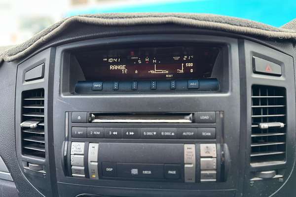 2011 Mitsubishi Pajero GLS NT