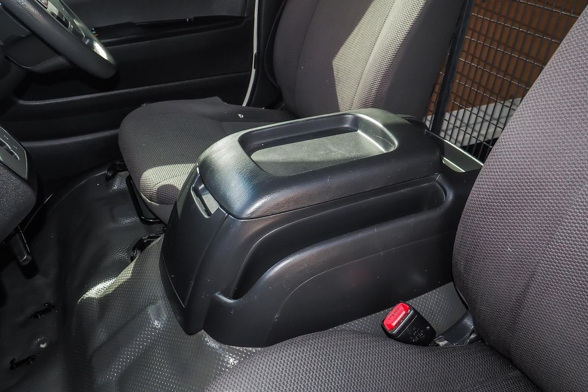 2014 Toyota Hiace KDH201R LWB