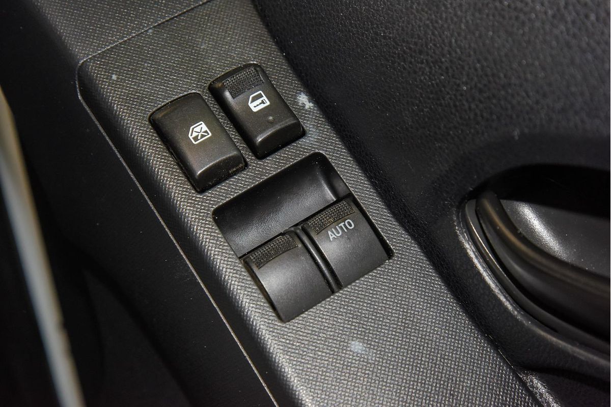 2018 Isuzu D-MAX SX High Ride Rear Wheel Drive