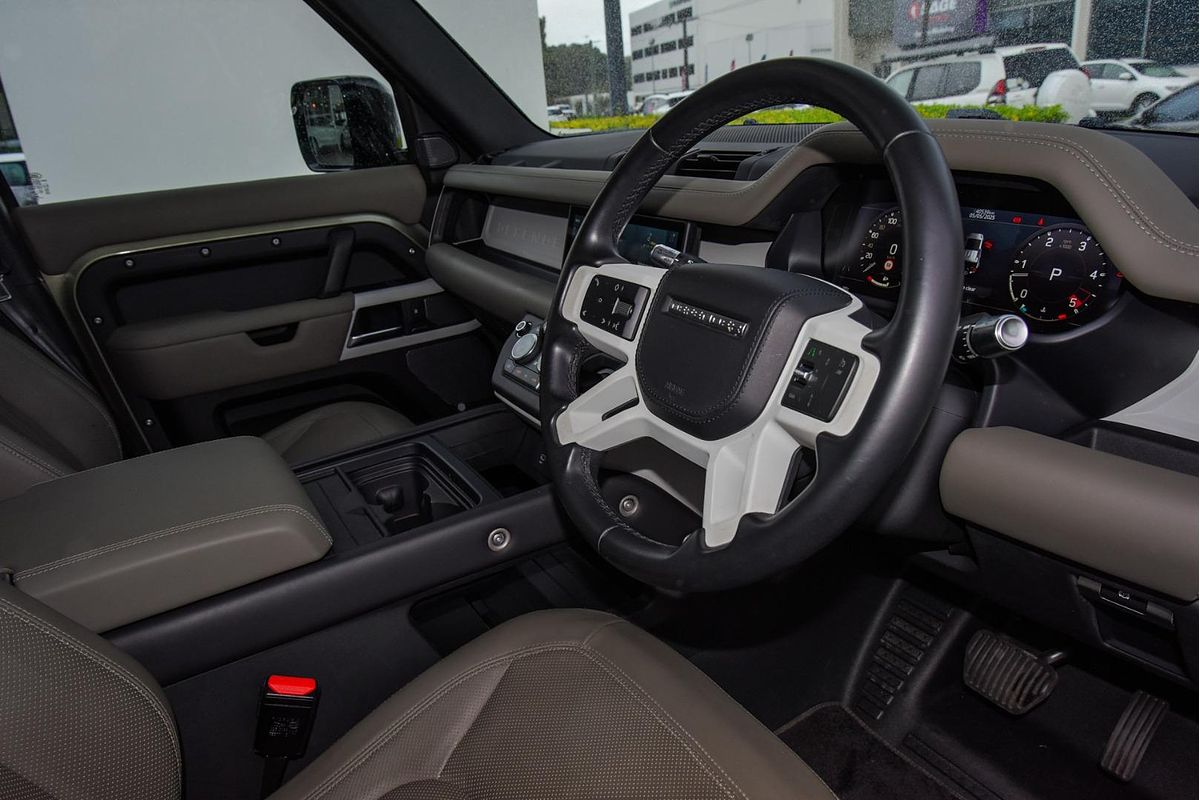 2021 Land Rover Defender 110 D300 HSE L663