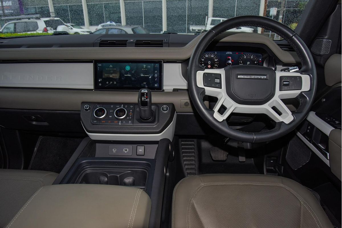2021 Land Rover Defender 110 D300 HSE L663