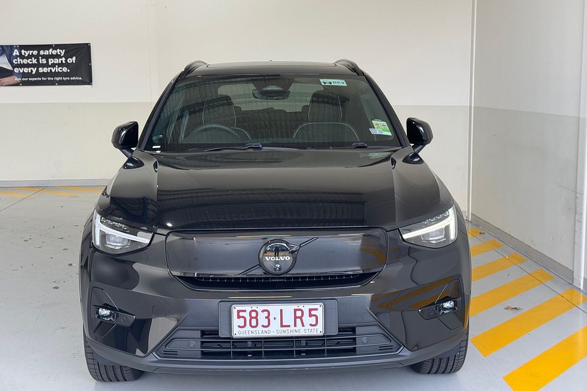 2024 Volvo EX40 Black Edition