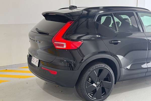 2024 Volvo EX40 Black Edition