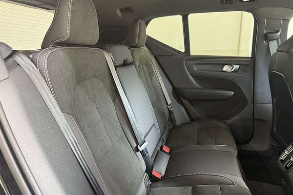 2024 Volvo EX40 Black Edition