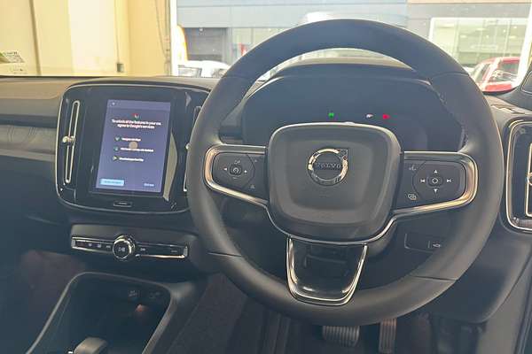 2024 Volvo EX40 Black Edition