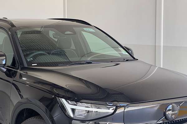 2024 Volvo EX40 Black Edition