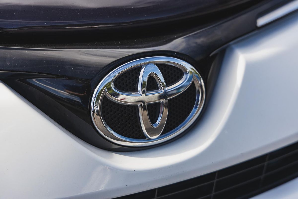 2017 Toyota RAV4 GX ASA44R