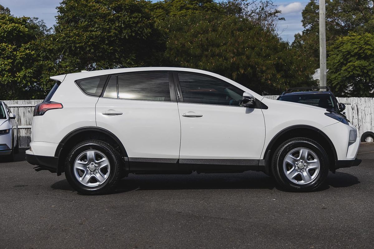 2017 Toyota RAV4 GX ASA44R