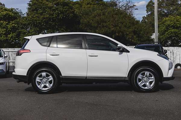 2017 Toyota RAV4 GX ASA44R