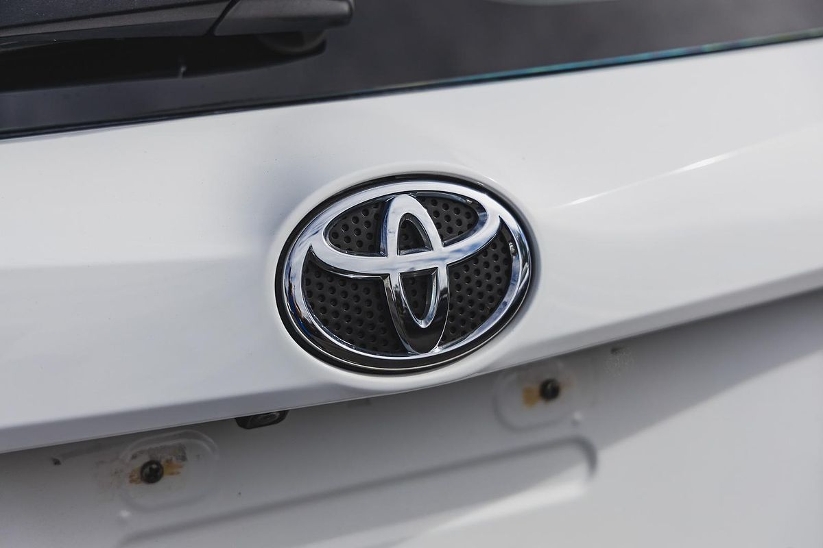 2017 Toyota RAV4 GX ASA44R