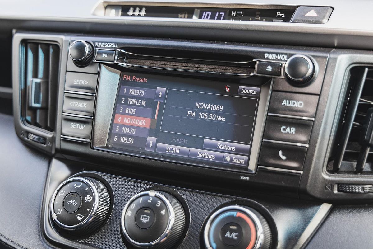 2017 Toyota RAV4 GX ASA44R