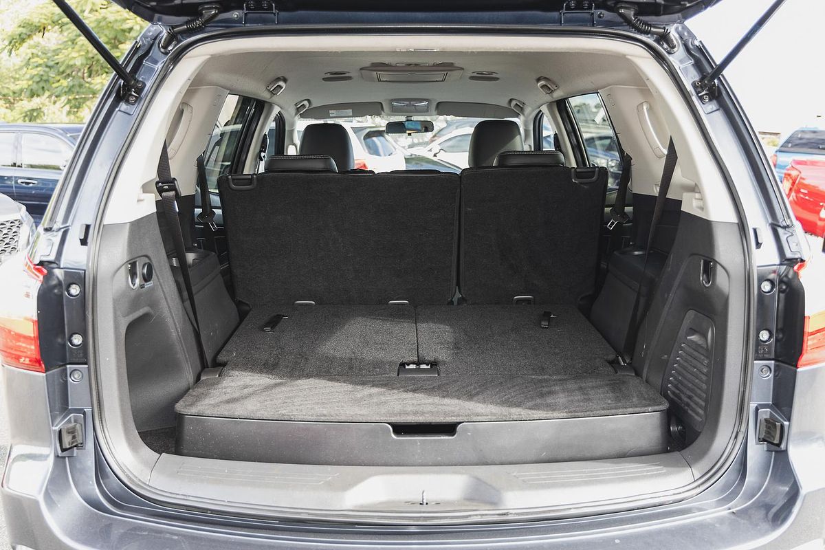 2017 Isuzu MU-X LS-T