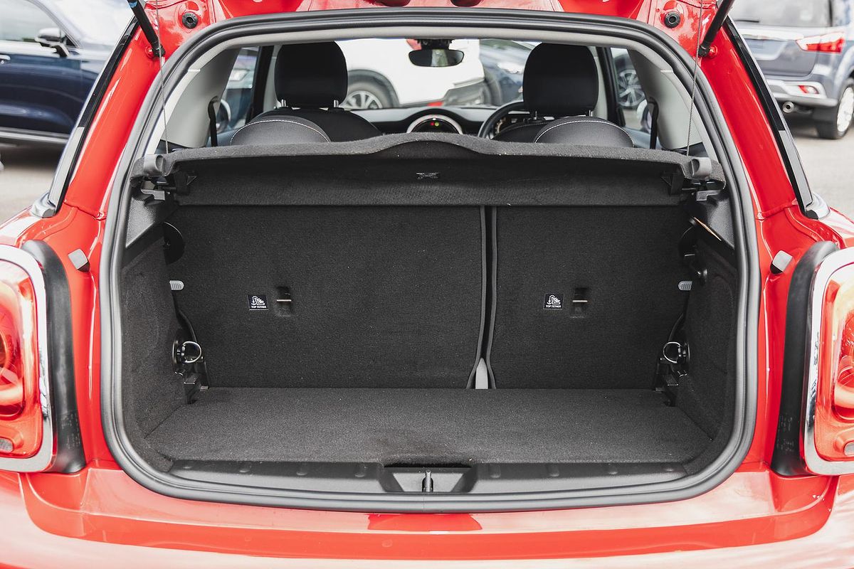 2020 MINI Hatch Cooper F55 LCI