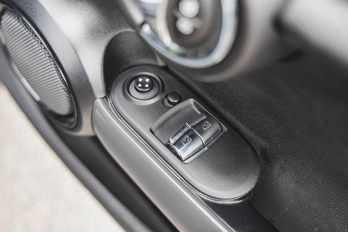 2020 MINI Hatch Cooper F55 LCI
