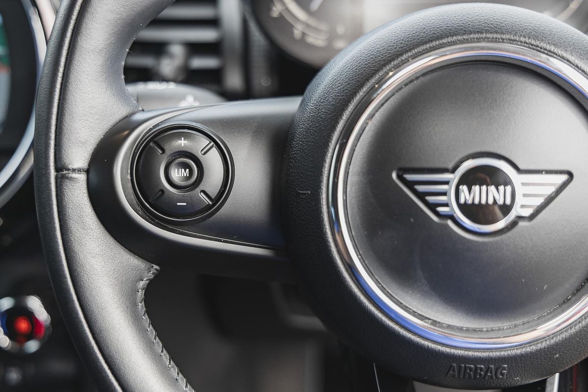 2020 MINI Hatch Cooper F55 LCI