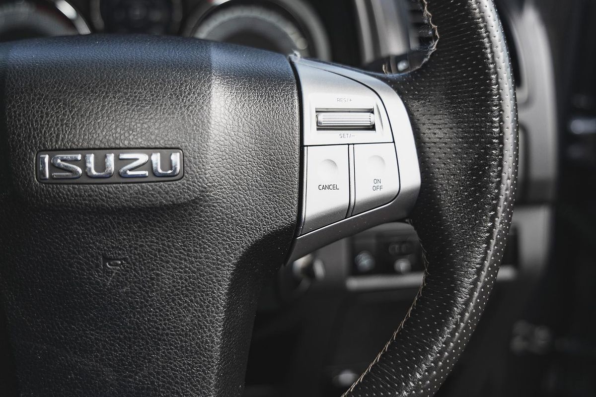 2017 Isuzu MU-X LS-T
