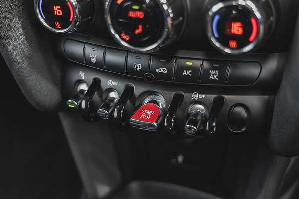2020 MINI Hatch Cooper F55 LCI